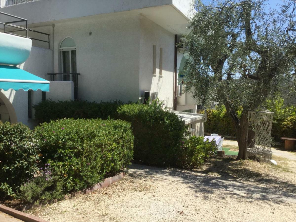 Residence I Faraglioni Mattinata Exterior foto